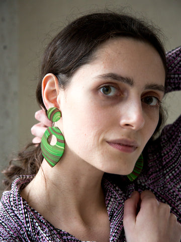 Vintage oversized green marbled-effect wooden earrings